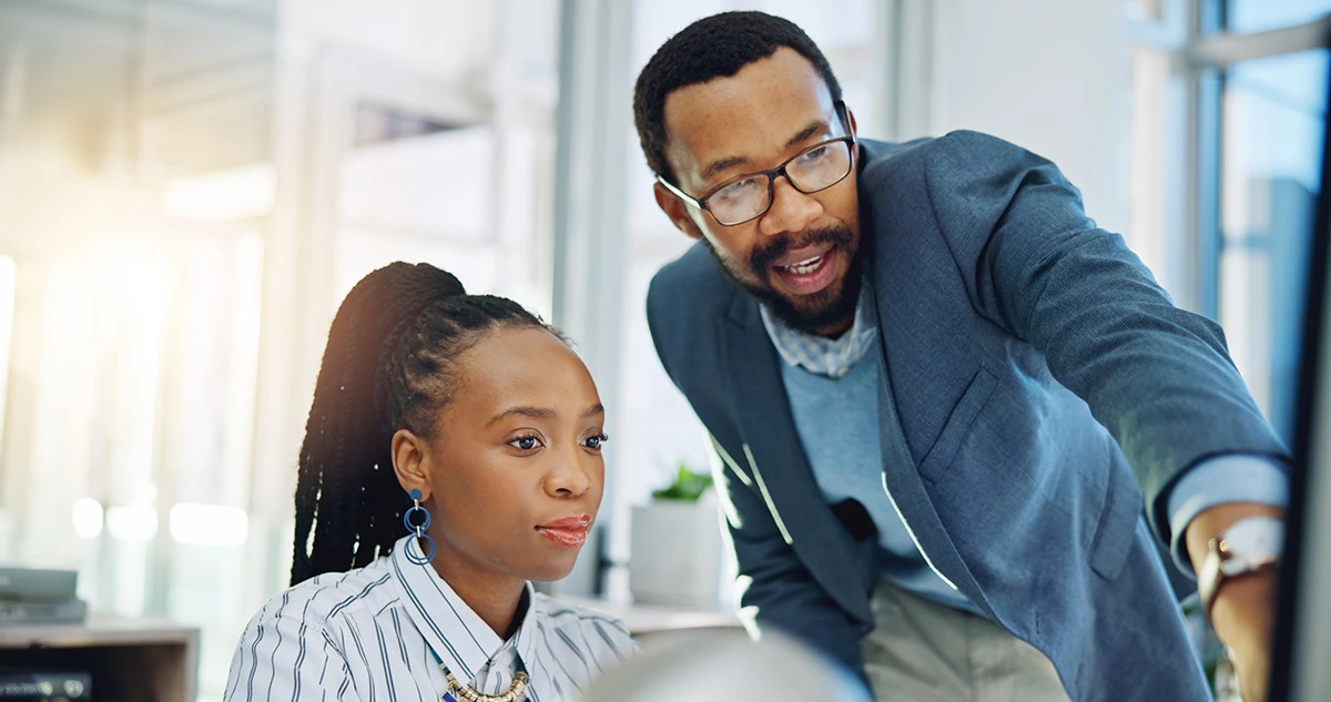 Supervisor coaching an employee for improved performance